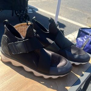 Sorel kinetic sneakers